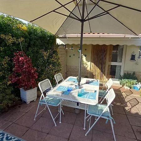 Domus Claudio Garden - Monolocale Con Giardino Privato Apartment ฟิวมิชีโน ภายนอก รูปภาพ