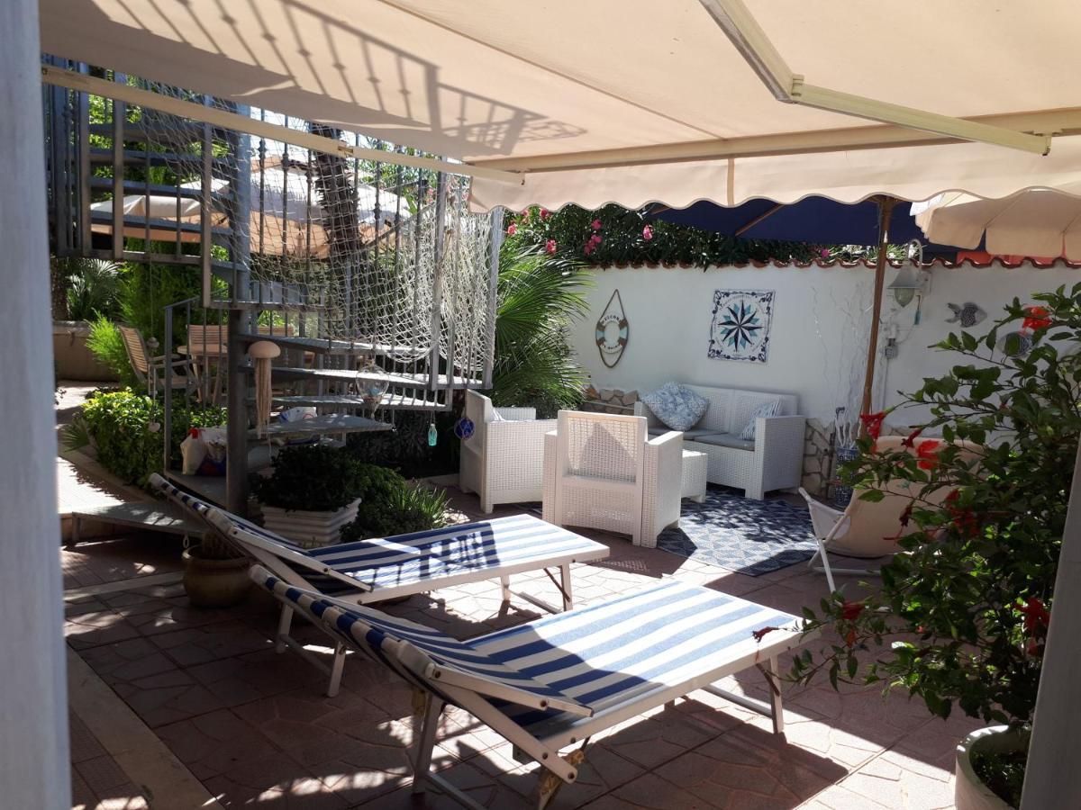 Domus Claudio Garden - Monolocale Con Giardino Privato Apartment ฟิวมิชีโน ภายนอก รูปภาพ