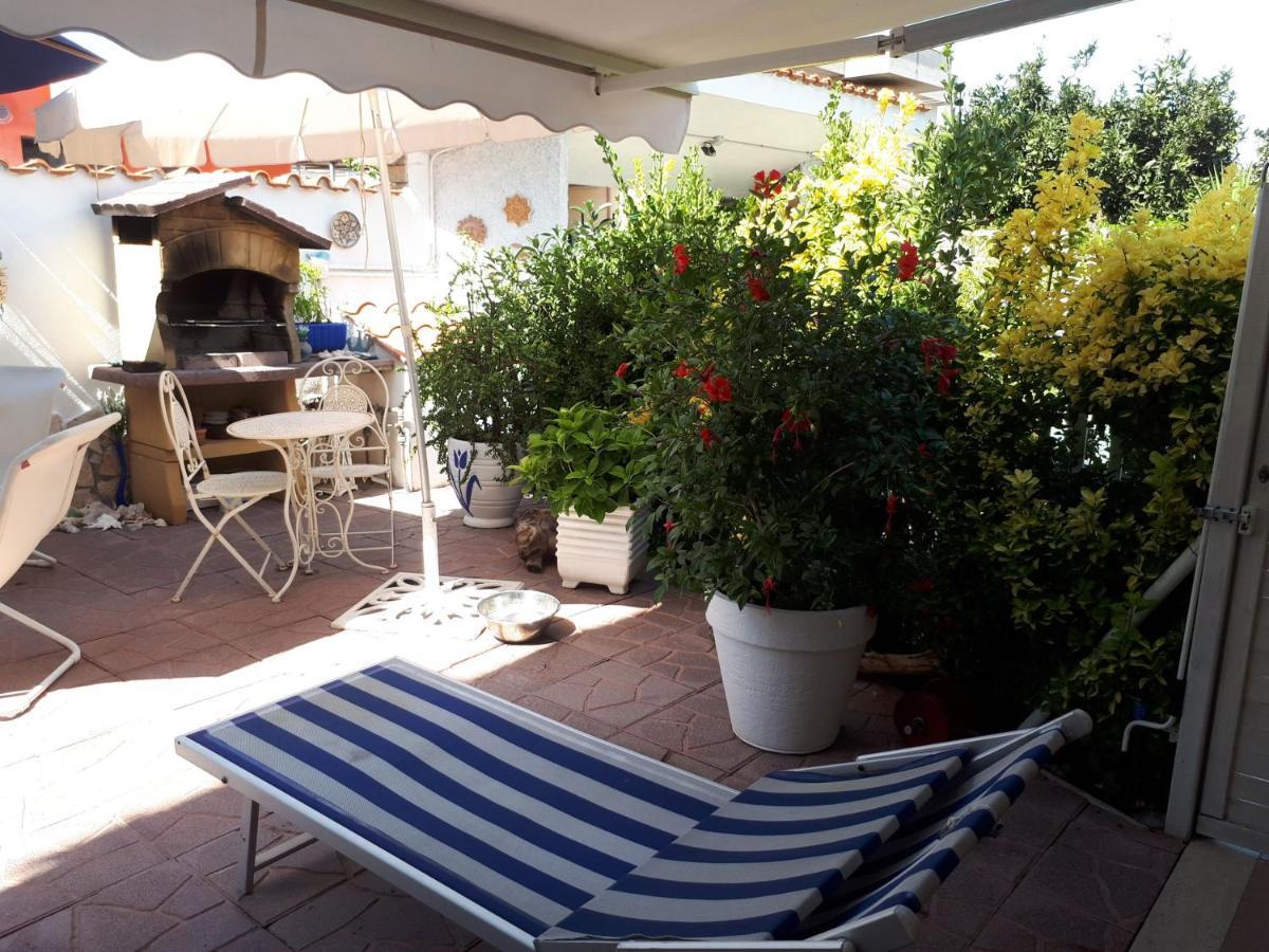 Domus Claudio Garden - Monolocale Con Giardino Privato Apartment ฟิวมิชีโน ภายนอก รูปภาพ